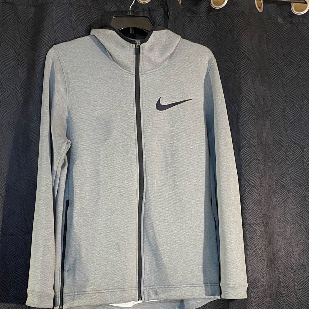 Men’s Nike Basketball therma flex jacket